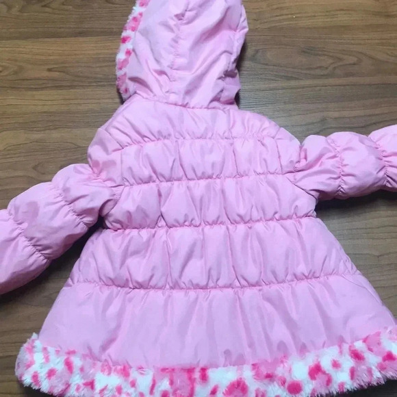 Toddler girl pink puffer jacket, size 18 months - Picture 9 of 10